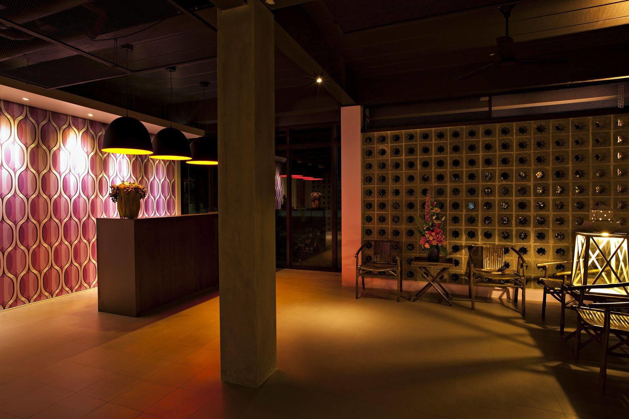 Leisure Place Phuket Chalong Exterior photo